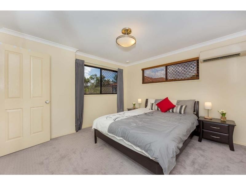 6 McNally Close, Seventeen Mile Rocks QLD 4073