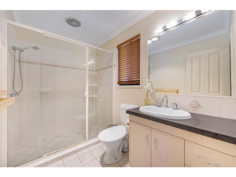 6 McNally Close, Seventeen Mile Rocks QLD 4073