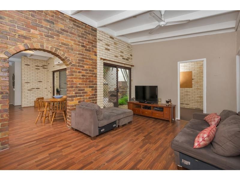 3 WYOLA Close, Riverhills QLD 4074