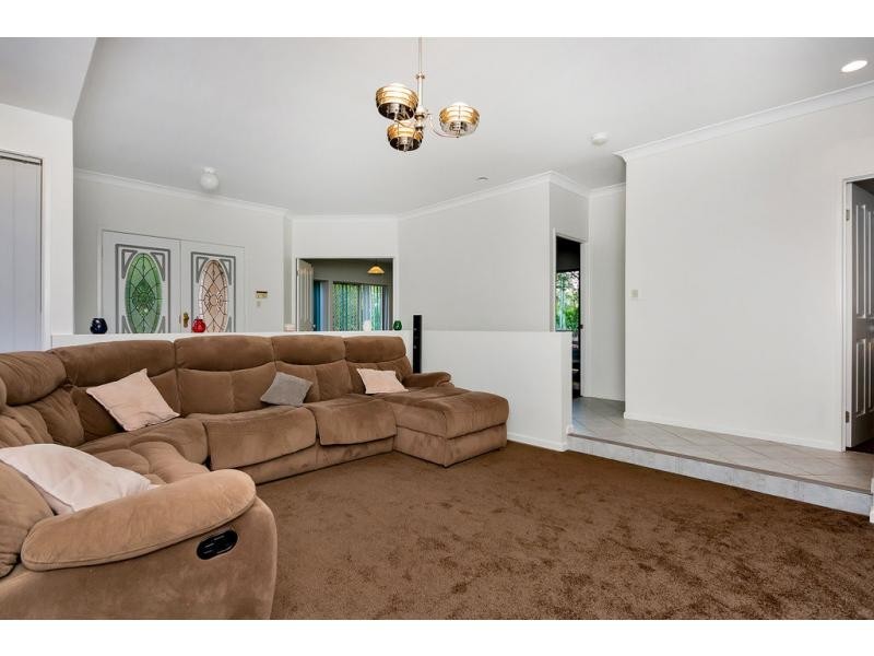 29 SEALARK Cove, Karalee QLD 4306