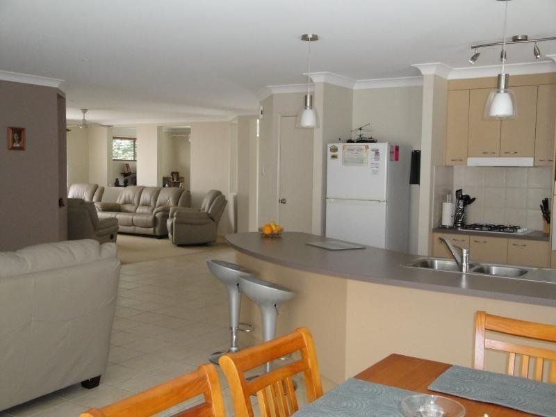 10 Saffron Place, Seventeen Mile Rocks QLD 4073