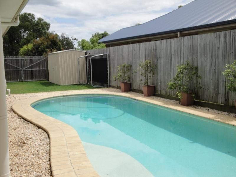 10 Saffron Place, Seventeen Mile Rocks QLD 4073