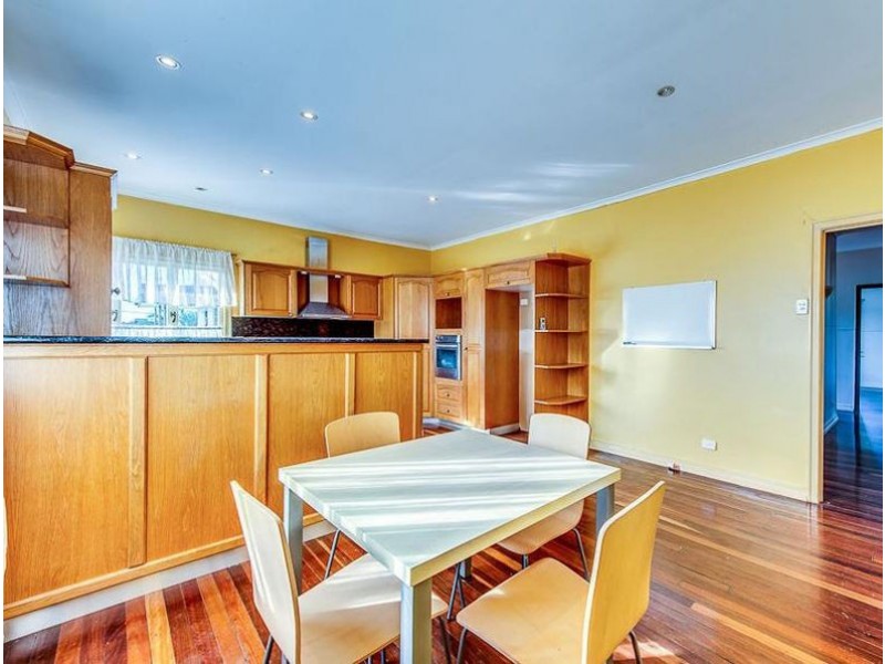 6 Gledson Street, North Booval QLD 4304