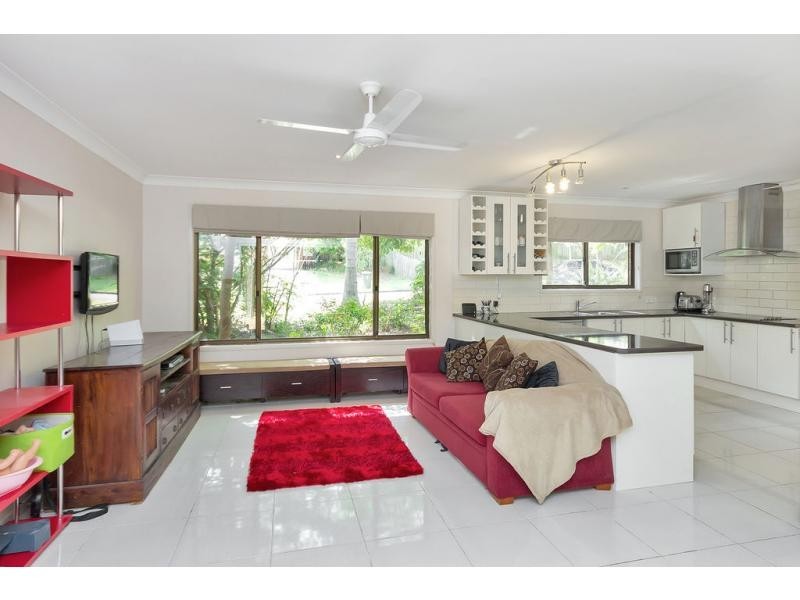 4 Leuneah Lane, Karana Downs QLD 4306