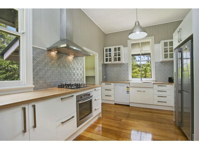 6 Brady Court, Mount Crosby QLD 4306