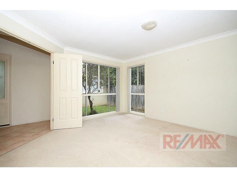 27 Mozart Place, Mount Ommaney QLD 4074