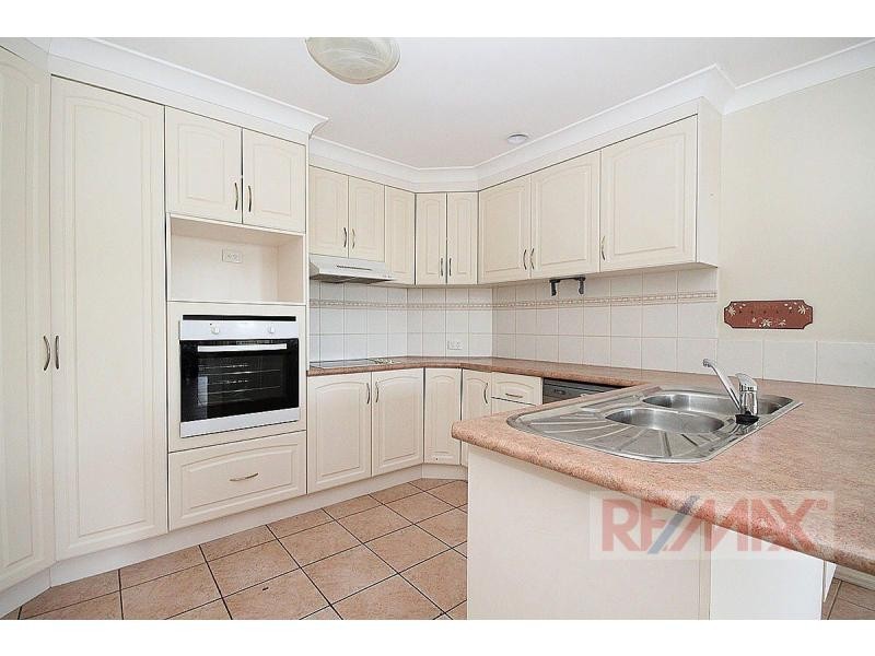 27 Mozart Place, Mount Ommaney QLD 4074