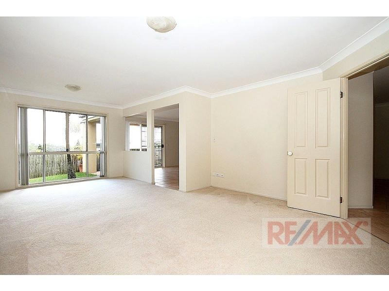 27 Mozart Place, Mount Ommaney QLD 4074