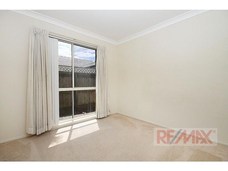27 Mozart Place, Mount Ommaney QLD 4074