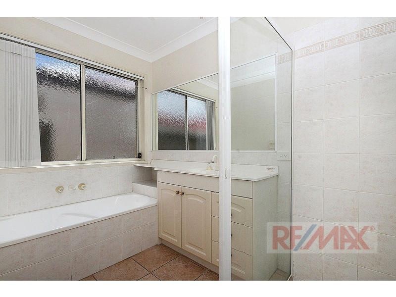 27 Mozart Place, Mount Ommaney QLD 4074