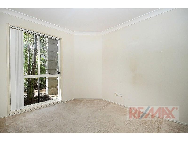 27 Mozart Place, Mount Ommaney QLD 4074