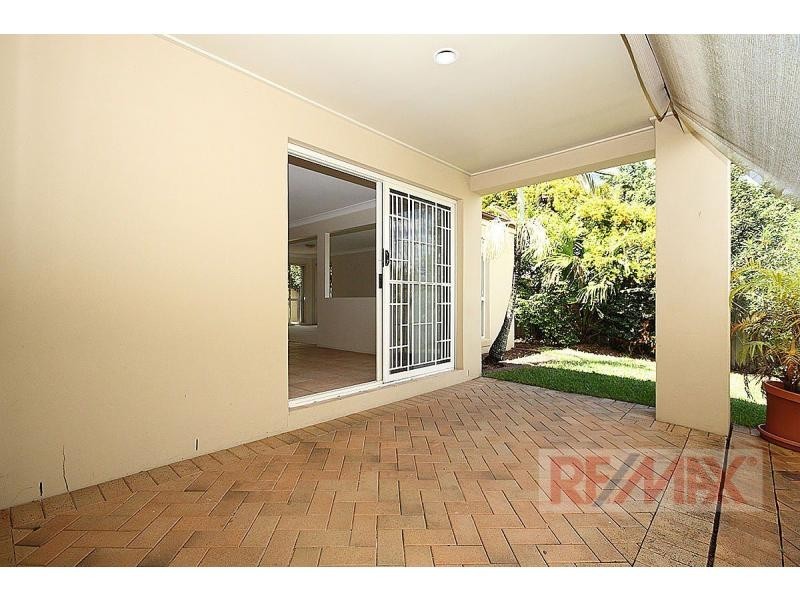 27 Mozart Place, Mount Ommaney QLD 4074