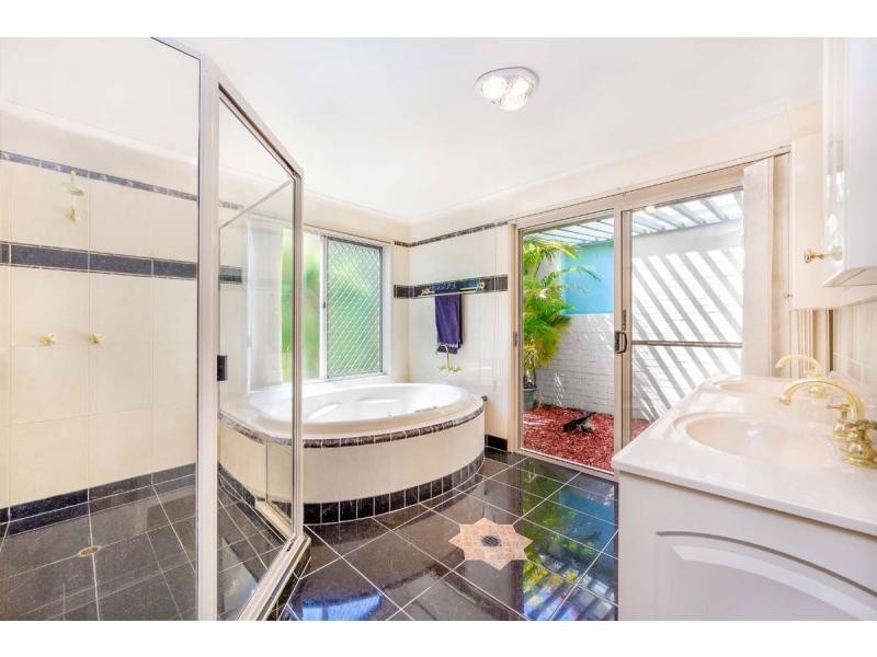 16 Hibbertia Court, Springwood QLD 4127