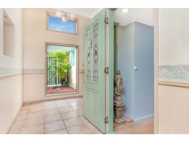 16 Hibbertia Court, Springwood QLD 4127