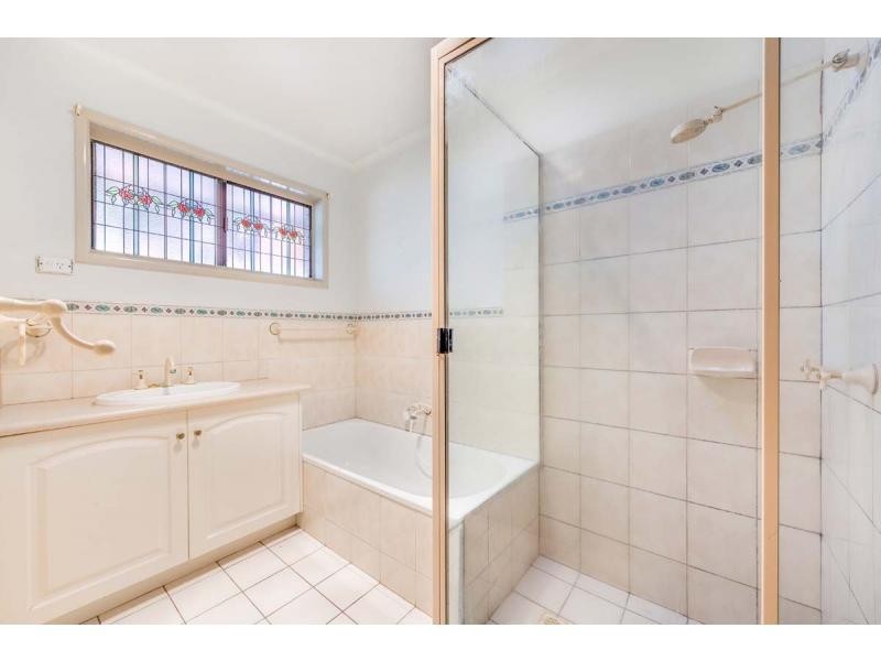 16 Hibbertia Court, Springwood QLD 4127