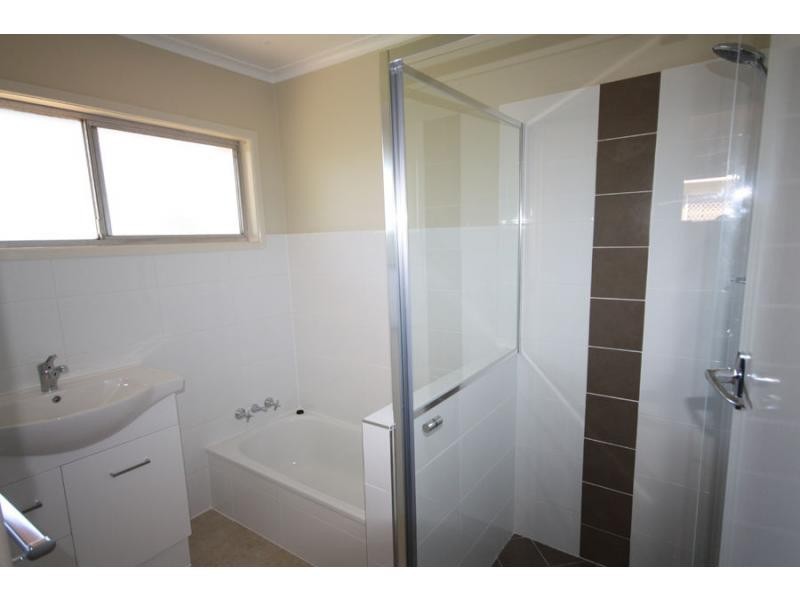 24 Dandenong Road, Jamboree Heights QLD 4074