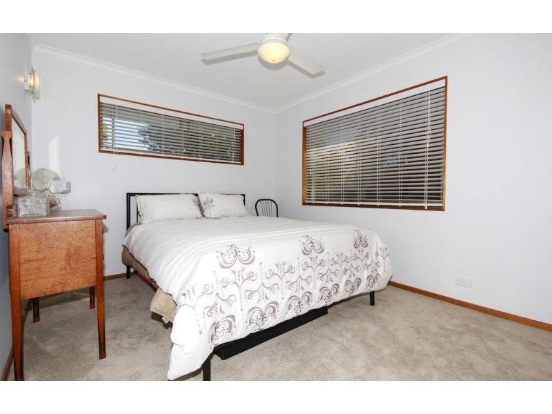 1 Wandella Street, Chapel Hill QLD 4069