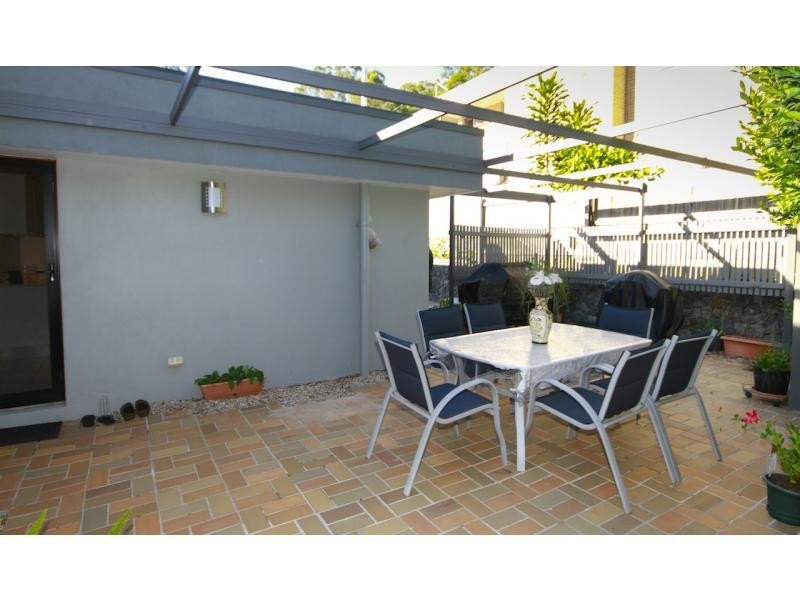 1 Wandella Street, Chapel Hill QLD 4069