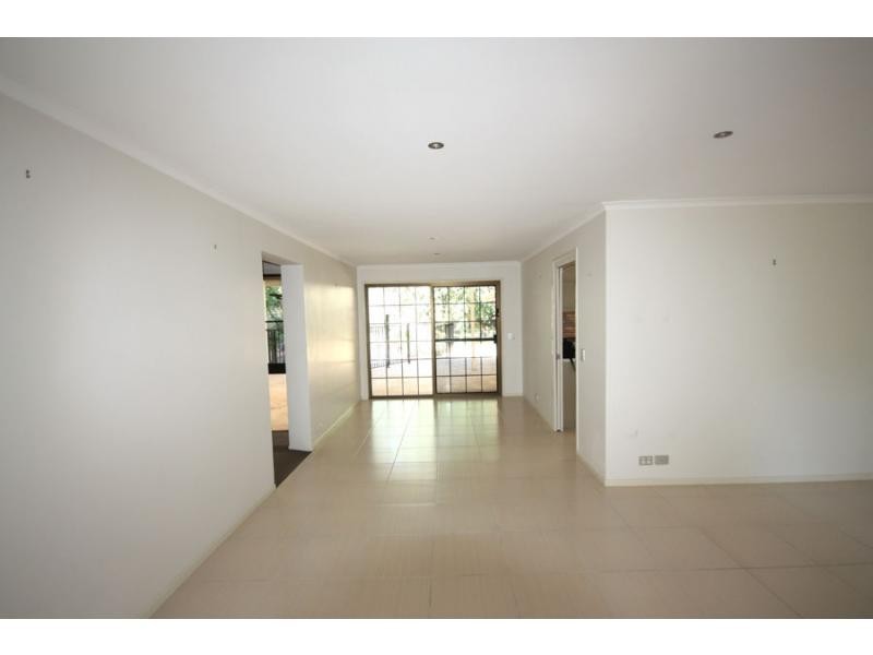 8 Westlake Drive, Westlake QLD 4074