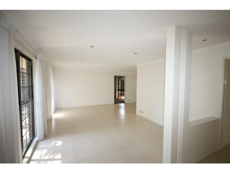 8 Westlake Drive, Westlake QLD 4074