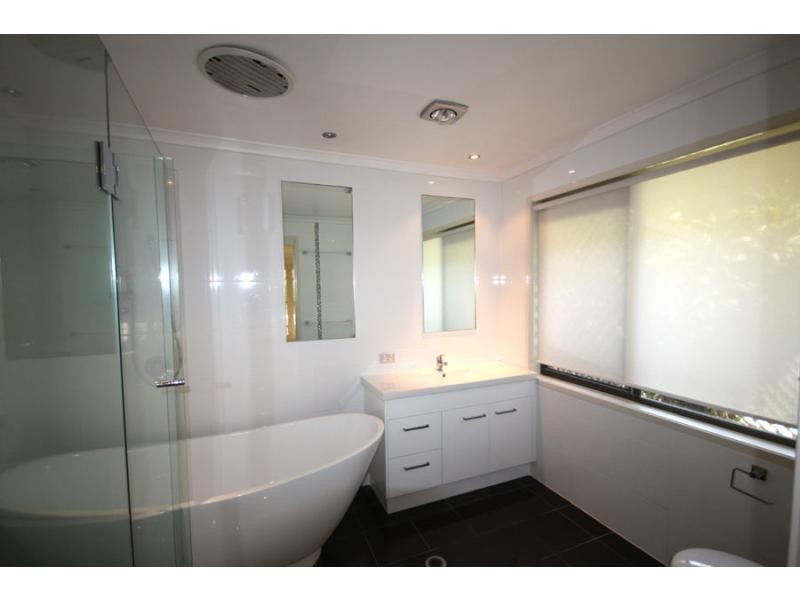 8 Westlake Drive, Westlake QLD 4074