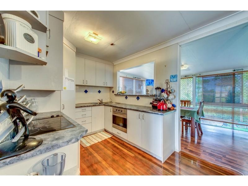 53 Russell Street, Silkstone QLD 4304