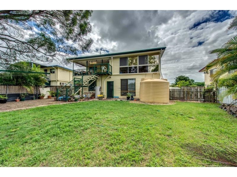 53 Russell Street, Silkstone QLD 4304