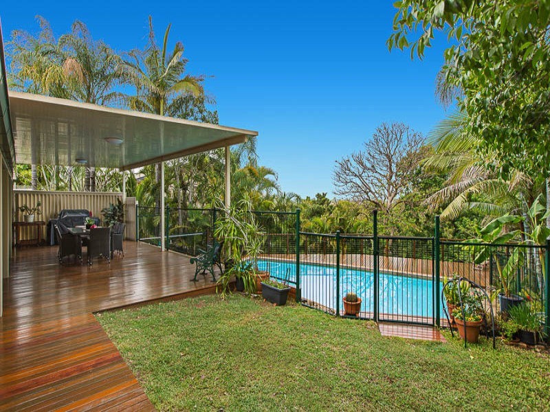 4 Mitchell Court, Mount Ommaney QLD 4074