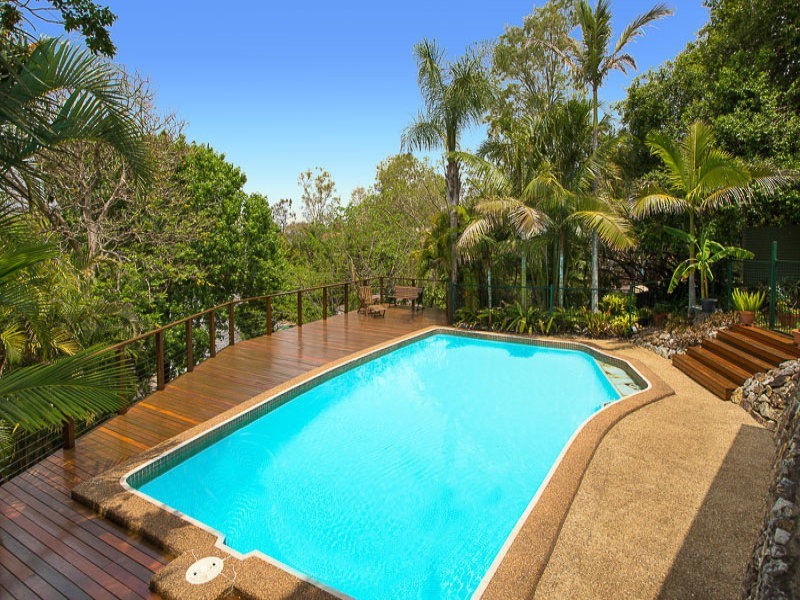 4 Mitchell Court, Mount Ommaney QLD 4074