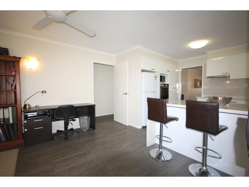 27 Hazelton Street, Riverhills QLD 4074