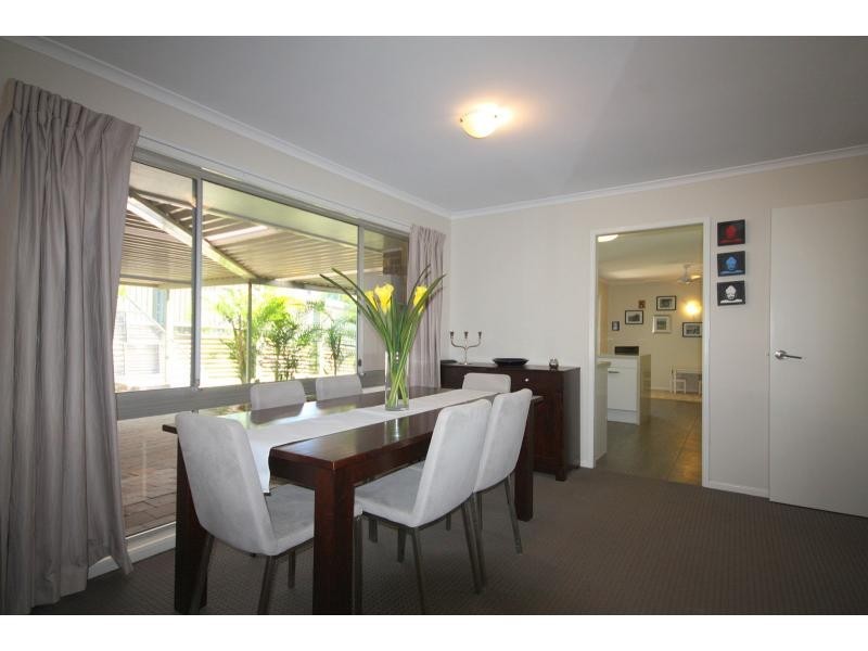 27 Hazelton Street, Riverhills QLD 4074