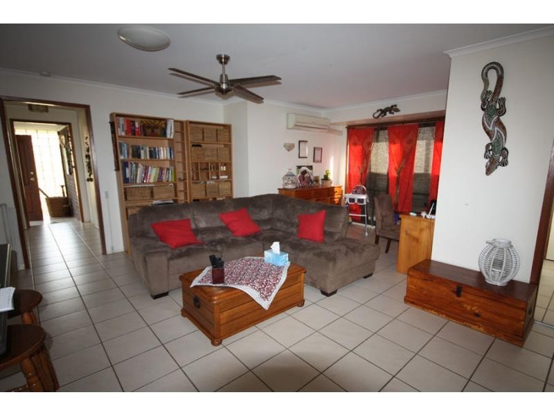 25 Narona Street, Middle Park QLD 4074