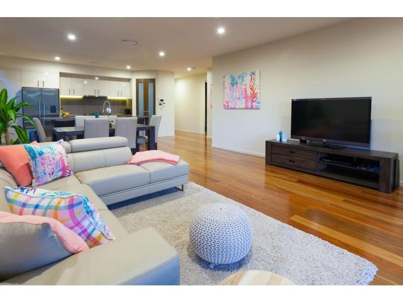 8 Valley Circuit, Kuraby QLD 4112