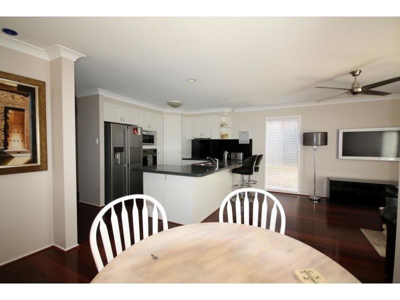 9 Seabrook Circuit, Westlake QLD 4074