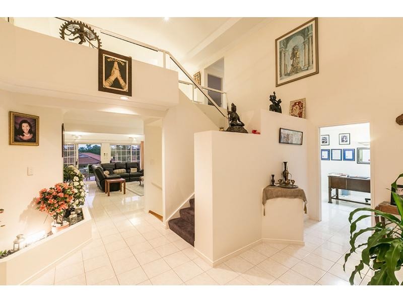 21 Woolner Place, Mount Ommaney QLD 4074