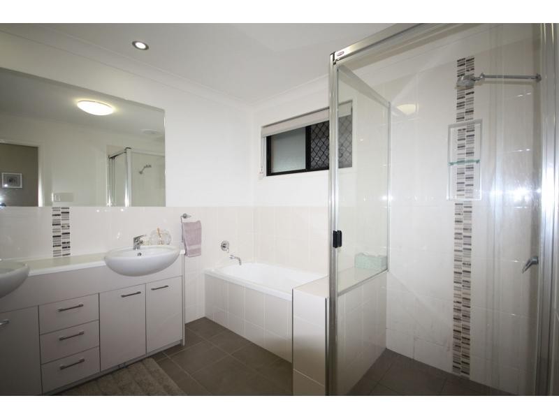 2 Tangara Street, Jindalee QLD 4074