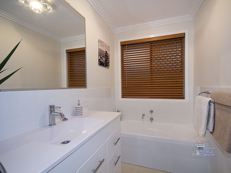 16 Colonsay Street, Middle Park QLD 4074