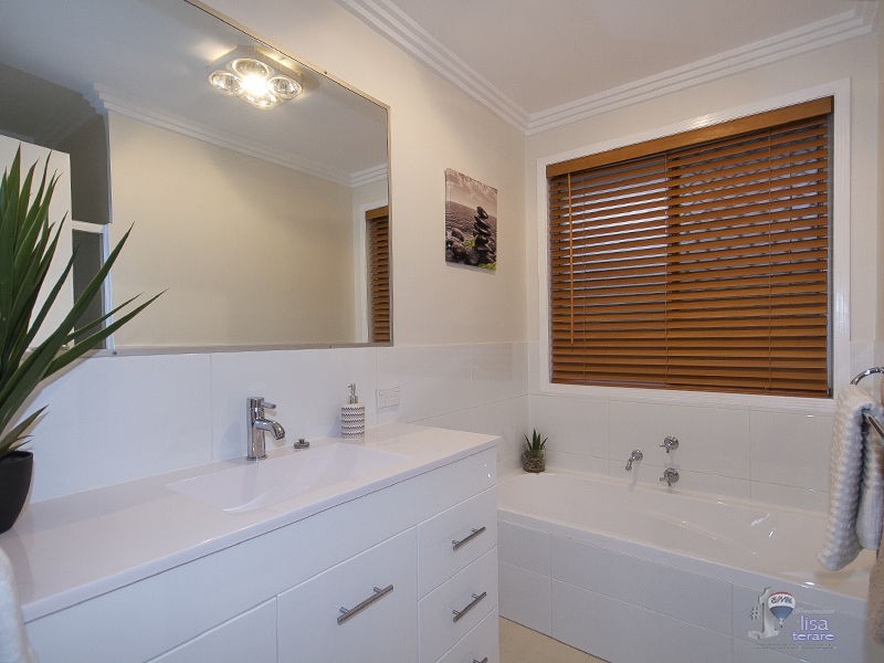 16 Colonsay Street, Middle Park QLD 4074