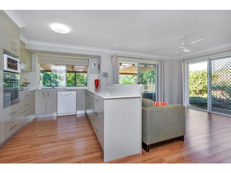 6 Oakmont Grove, Karana Downs QLD 4306