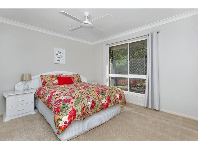 6 Oakmont Grove, Karana Downs QLD 4306