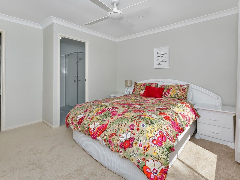 6 Oakmont Grove, Karana Downs QLD 4306