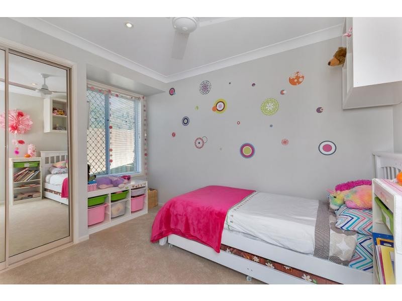 6 Oakmont Grove, Karana Downs QLD 4306