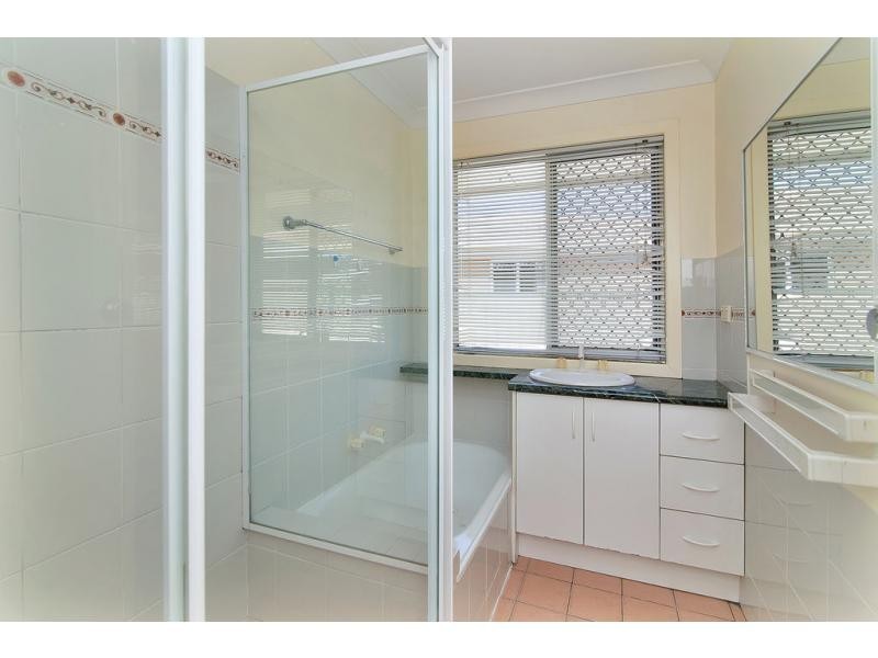 8 Sabot Street, Jamboree Heights QLD 4074