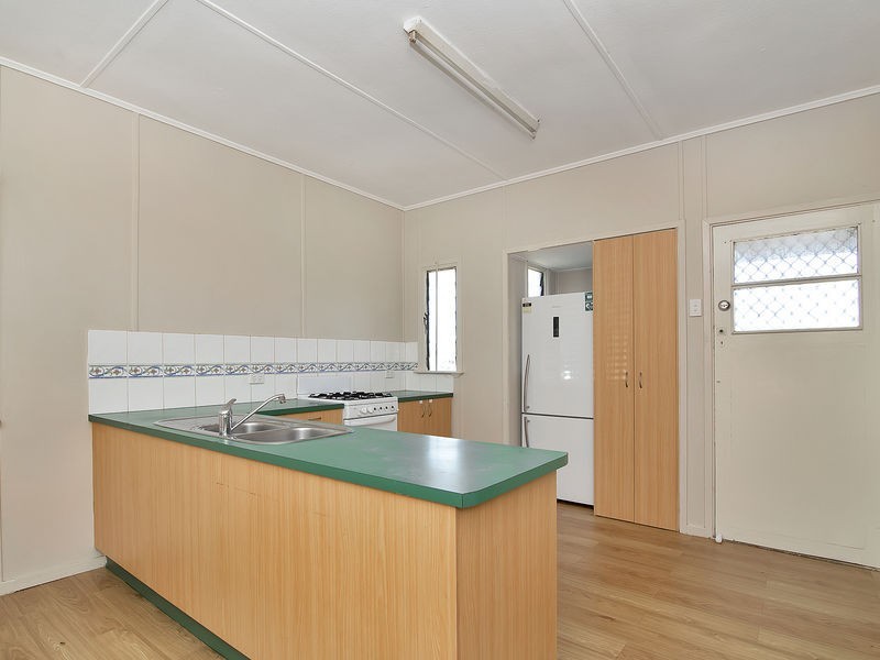 35 Samford Street, Leichhardt QLD 4305