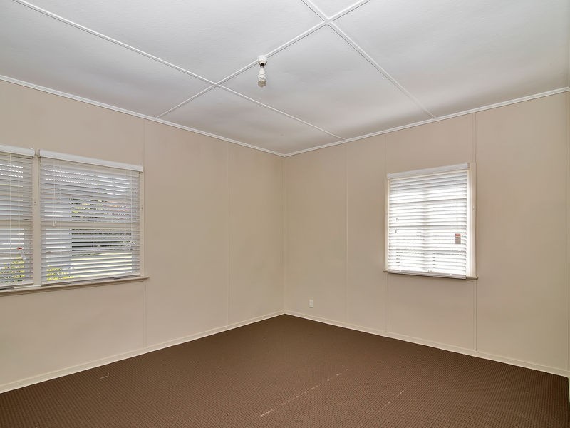 35 Samford Street, Leichhardt QLD 4305