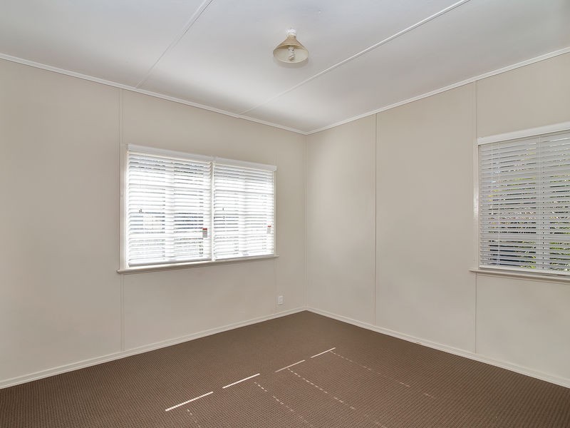 35 Samford Street, Leichhardt QLD 4305