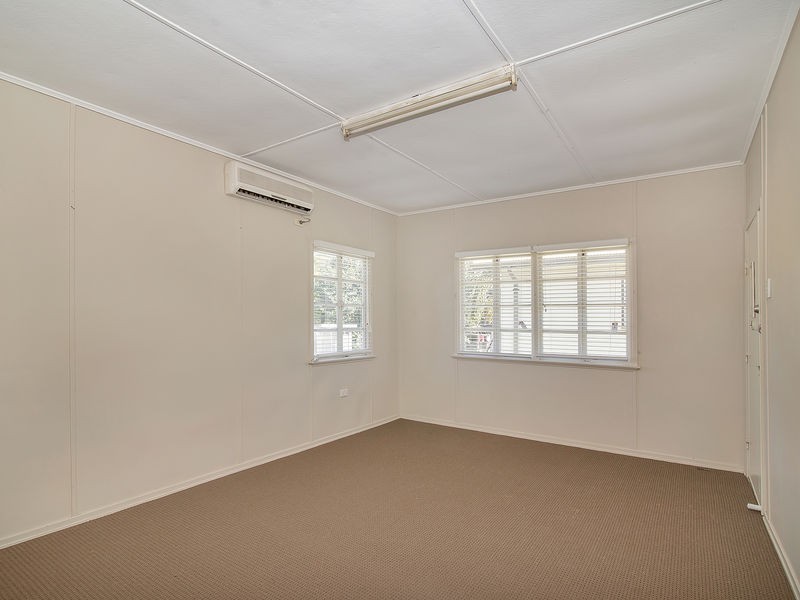 35 Samford Street, Leichhardt QLD 4305