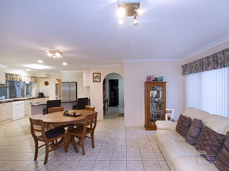 56 Drysdale Street, Mount Ommaney QLD 4074