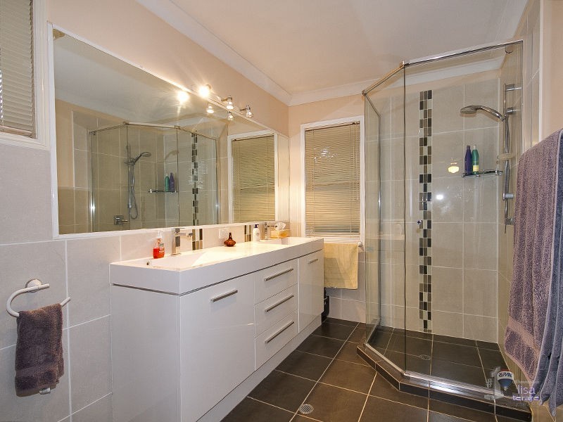 56 Drysdale Street, Mount Ommaney QLD 4074