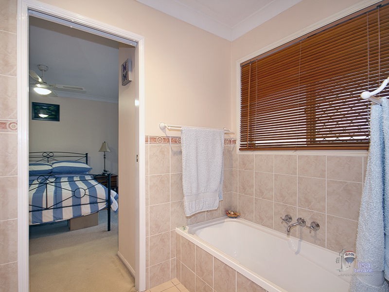 56 Drysdale Street, Mount Ommaney QLD 4074